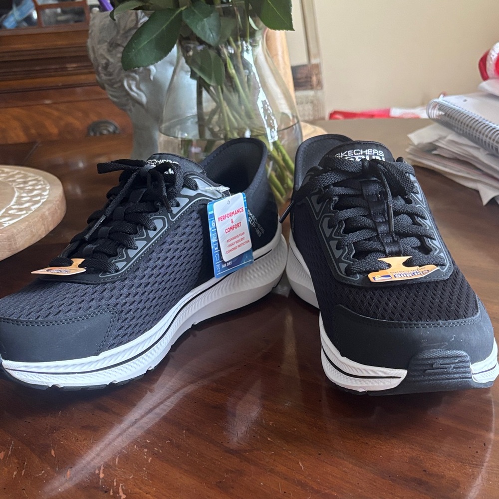 Skechers Black and White Mesh Slip-in Sneakers 9.5 - Picture 4 of 9